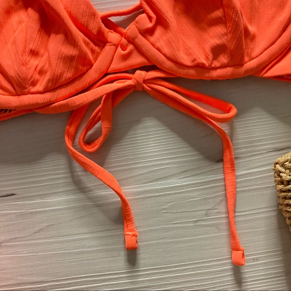 Maaji ๐งก Reversible Underwire Tropical Bikini Top ๐ธ๐๐ - Picture 2 of 8